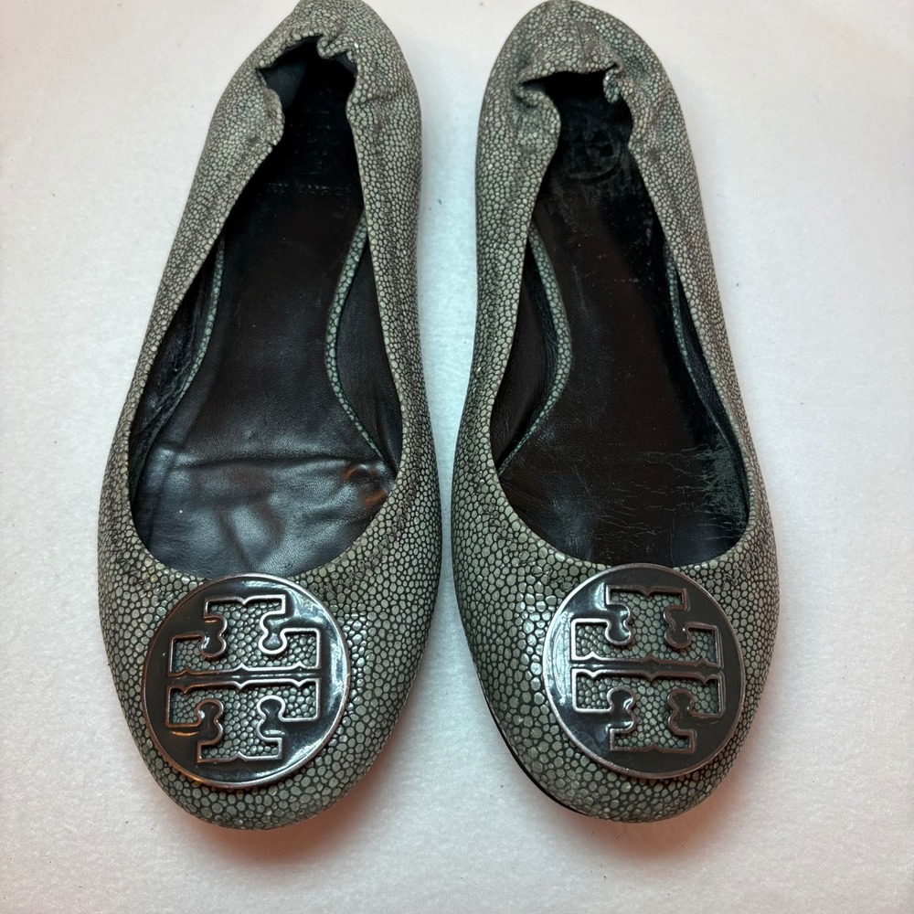 Tory Burch Reva Stingray Embossed Leather Ballet Flats Grey Silver Logo